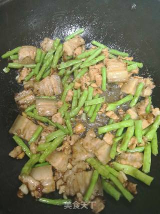 Fried Pork Belly with Yuba and Cowpea recipe