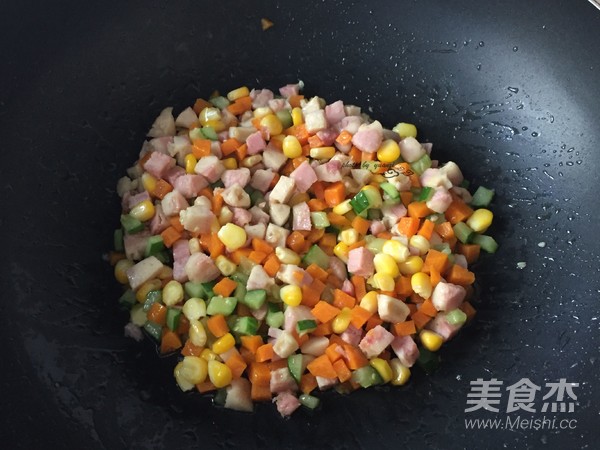Mickey Salad Fish Sausage Buns recipe