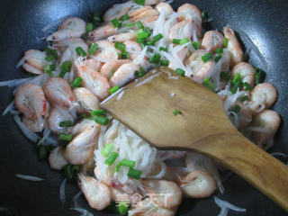 Stir-fried Prawns with Shredded Radish recipe