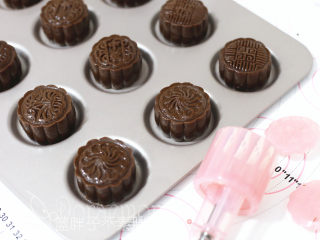 Chocolate Flowing Heart Mooncake recipe