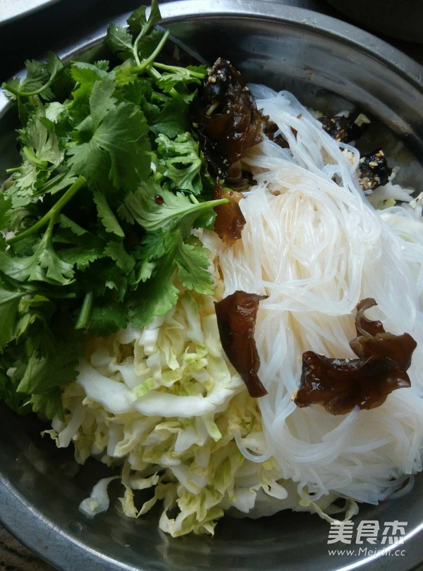 Jellyfish Mixed with Cabbage Shreds recipe