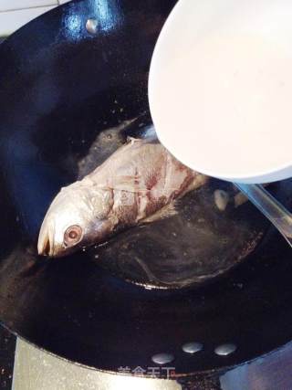 Sweet and Sour Yellow Croaker recipe