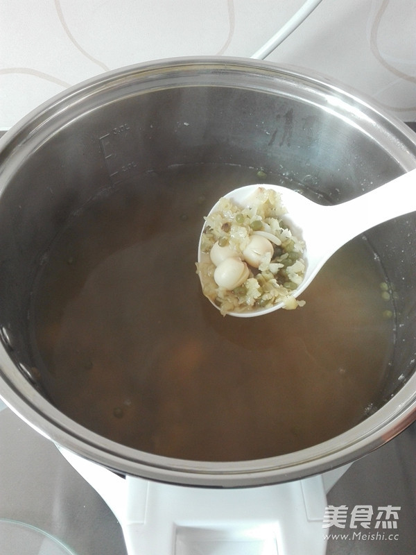 Mung Bean Lily Lotus Seed Soup recipe