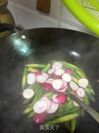 Stir-fried Beef with Asparagus recipe