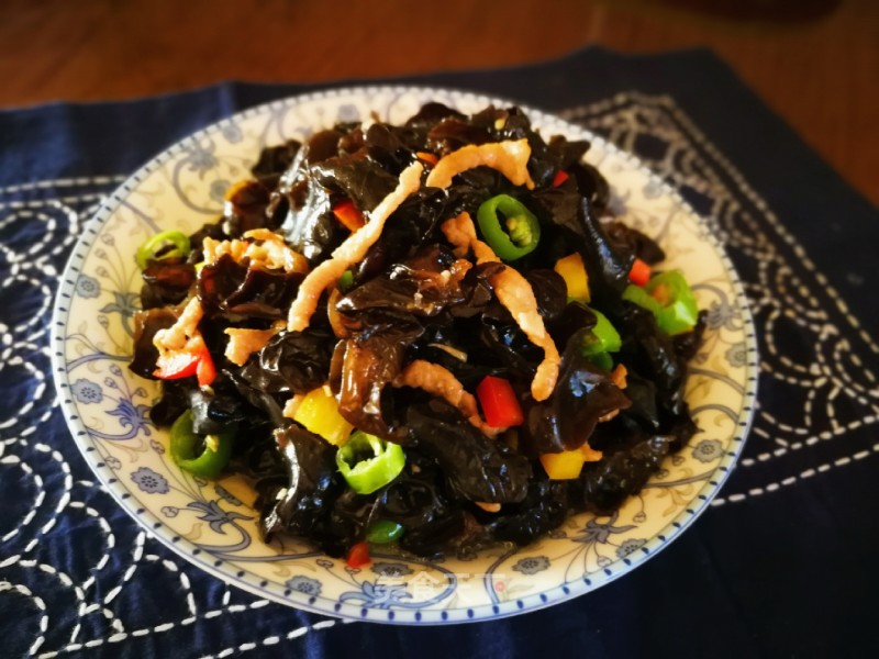 Fried Fungus with Shredded Pork recipe