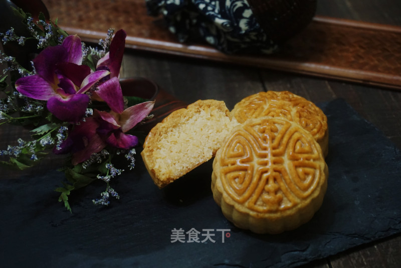 #新良first Baking Competition#cantonese-style Coconut Paste Mooncakes