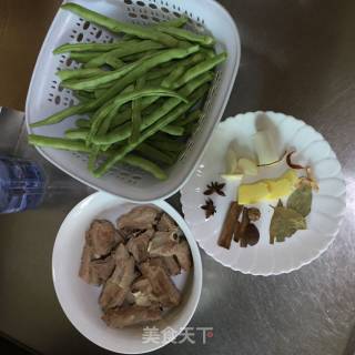 Braised Pork Ribs with Beans recipe