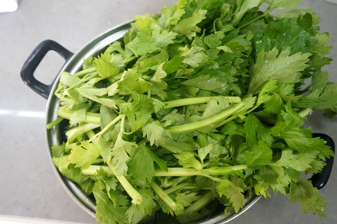 Pork Celery Leaf Dumplings recipe