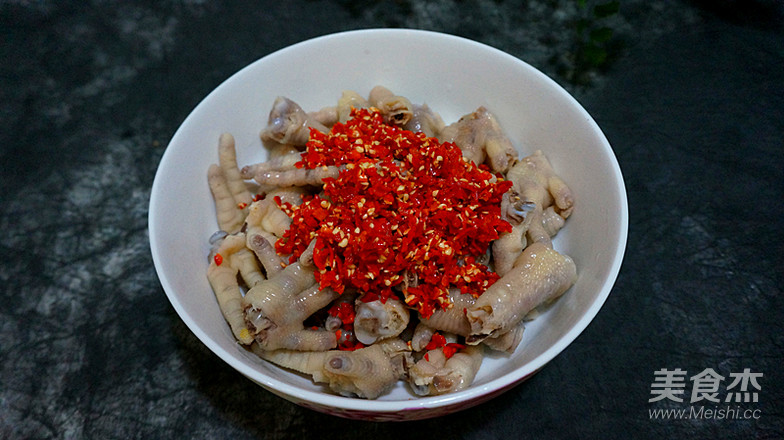 Chicken Feet Mixed with Garlic recipe