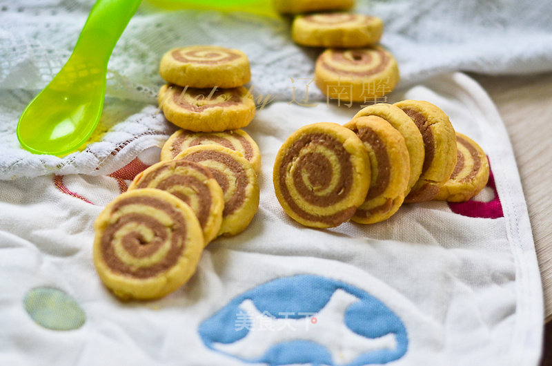 Two-color Spiral Biscuits recipe