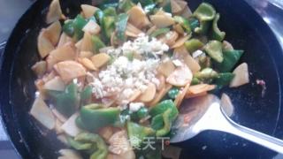 Alternative Way to Eat Potato Chips-tomato Green Pepper Potato Chips recipe