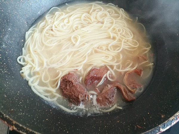 Finger Sucking Sirloin Noodles recipe