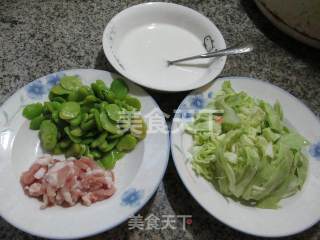 Shredded Pork, Cabbage and Broad Bean Soup recipe