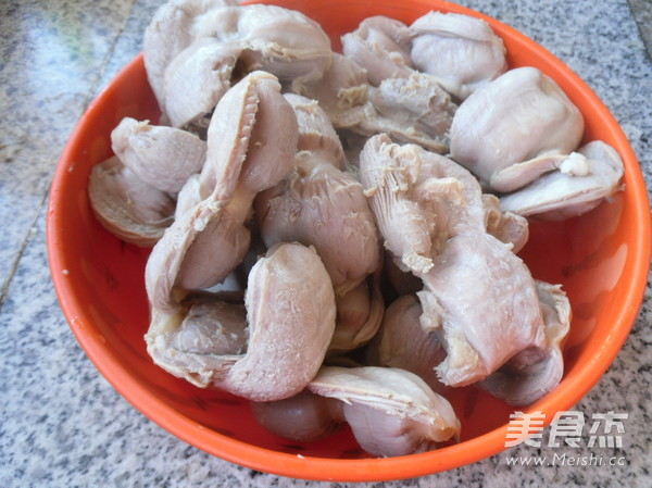 Fish-flavored Braised Chicken Gizzards recipe