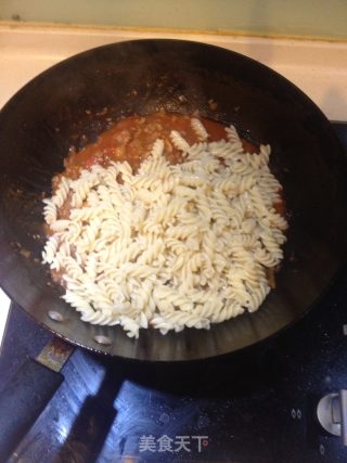 Spiral Noodles with Meat Sauce recipe