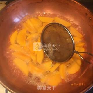 Homemade Canned Yellow Peaches recipe