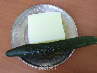 Stir-fried Cucumber with Braised Seeds recipe