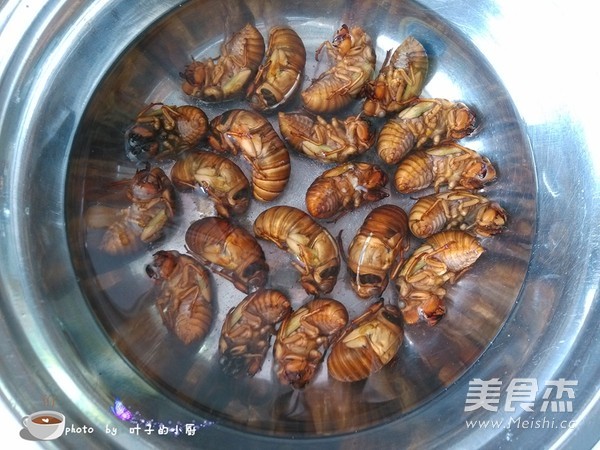 Dry Stir-fried Golden Cicada recipe