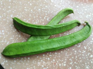 Stir-fried Pork with Sword Beans recipe