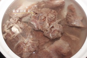 Beef Bone Soup-fragrant Milky White recipe