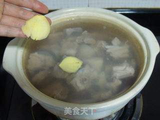 Lotus Root and Yam Spare Rib Soup recipe