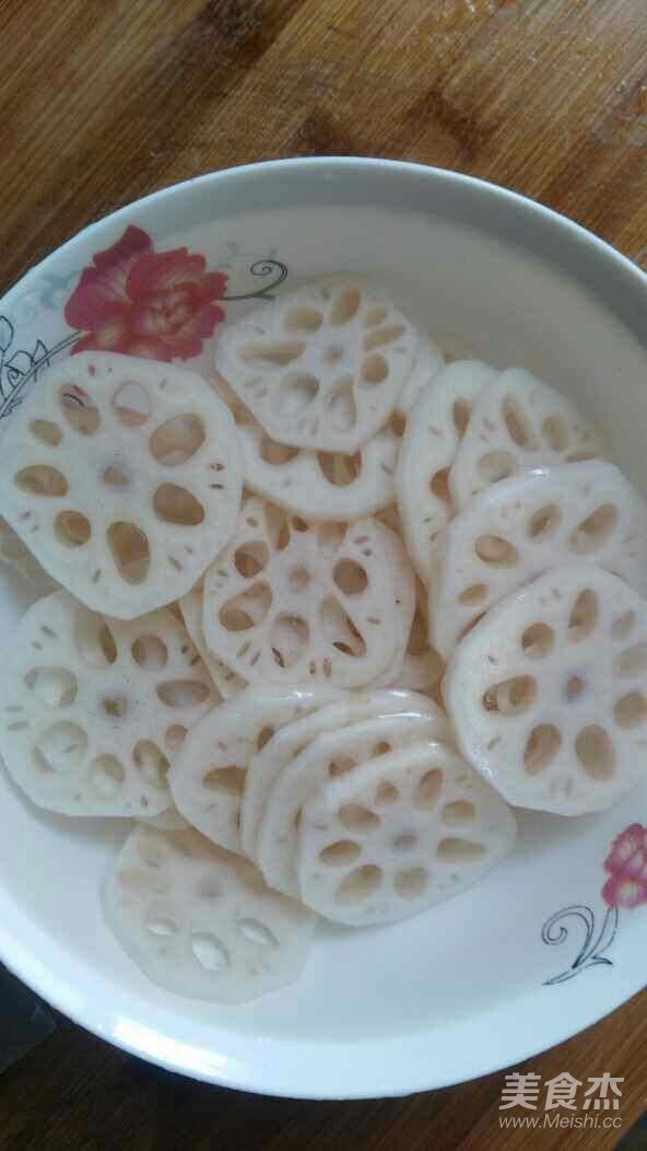 Lotus Root Mixed with Golden Needles recipe