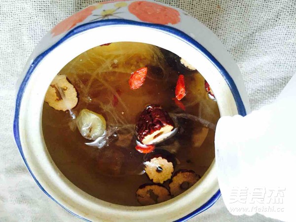 Bird's Nest with Brown Sugar, Red Dates, Longan and Wolfberry recipe