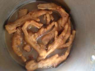 Sauce-flavored Chicken Feet recipe