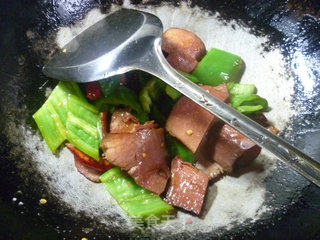 Stir-fried Beef with Green Pepper recipe