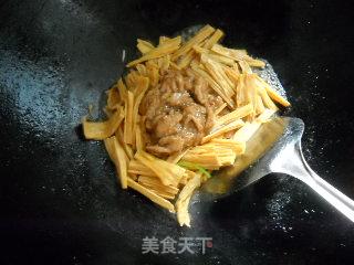 Stir-fried Shredded Pork with Leek and Yuba recipe