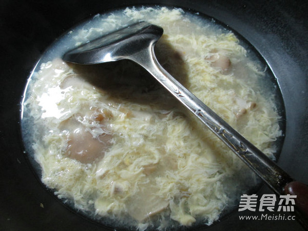 Pickled Mustard Shredded Xiuzhen Mushroom and Egg Drop Soup recipe