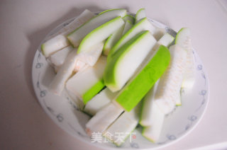 Refreshing Ribs and Gourd Soup recipe