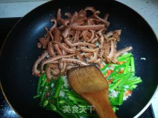 Stir-fried Tripe with Leek Flower recipe