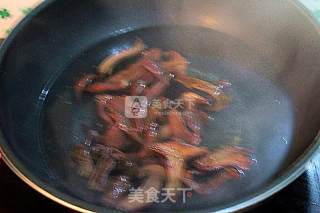 Stir-fried Red Mushrooms with Mixed Vegetables recipe