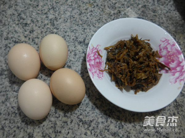 Fried Lotus Leaf Egg with Dried Vegetables recipe