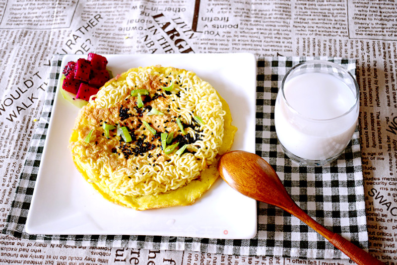Instant Noodle Pancake recipe