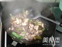 Stir-fried Pork with Mushrooms recipe