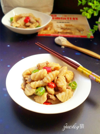 Stir-fried Noodles with Beef Cat's Ears recipe