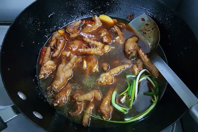 Braised Chicken Feet with Quail Eggs recipe