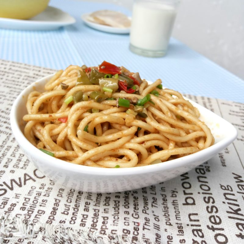 Hot Noodles with Sesame Paste recipe