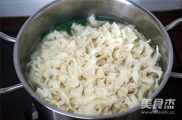 Lean Meat and Chopped Noodles recipe