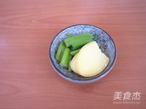 Beef Balls in Claypot with Hericium recipe