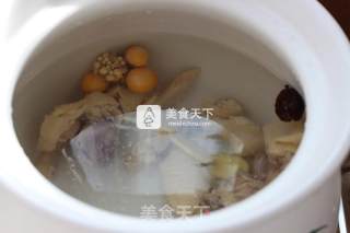 Bamboo Fungus Chicken Soup-nourishing and Health Soup in Winter recipe