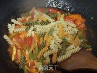 Pasta with Tomato Sauce and Shredded Chicken recipe