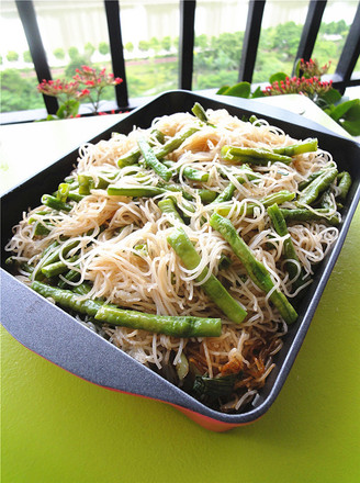 Fried Rice Noodles with Beans recipe
