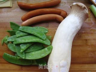 Fried Eryngii Mushrooms with Snow Peas recipe