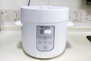 Peach Gum, Tremella and Pineapple Sweet Soup recipe