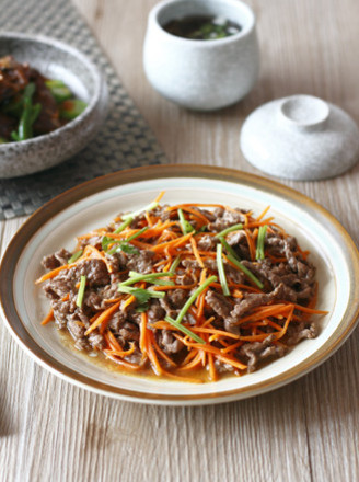 Stir-fried Shredded Beef with Carrots recipe