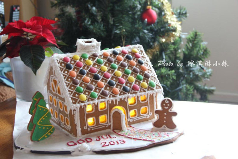 Super Many Pictures to Share My Christmas Gingerbread House 2013