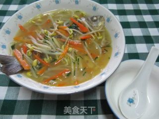 Bean Sprouts and Crucian Carp Soup recipe